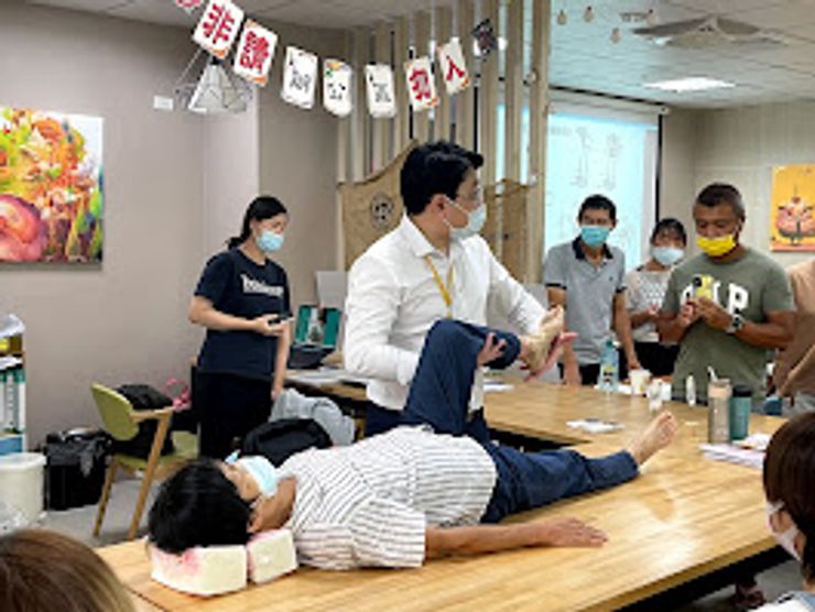 居家復健、照顧技巧指導。